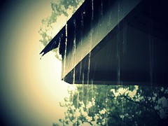 Drippy roof_Flickr_AndyN.