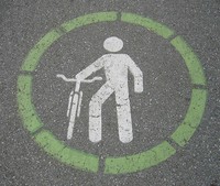 Bike-walk sign, Stanley Park, Pat Leahy (Flickr)