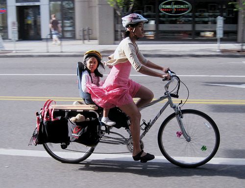 Mom's city bike taxi. Photo courtesy: Patrick Barber, blog.mcguirebarber.com.