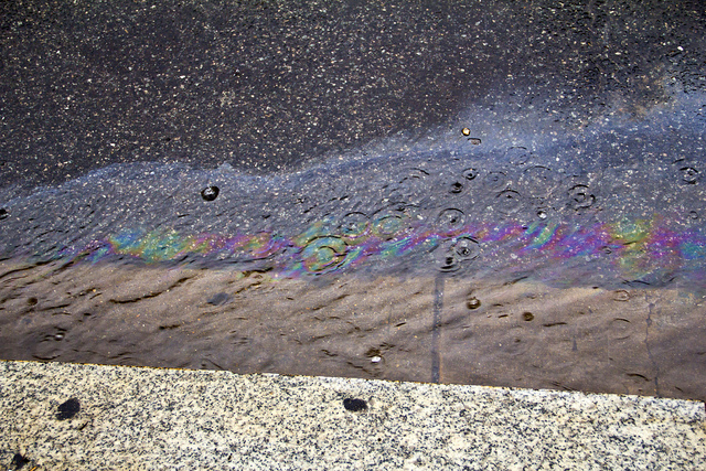 thisisbossi, flickr (http://www.flickr.com/photos/thisisbossi/6092084504/sizes/z/in/photolist-ahkwtJ-ahkx27-cq524E-a5PJff-2RyduC-5QxrTd-5QtaoB-5QtaMz-5QtaLa-bCvAf5-dYPgaz-cq53rf-cq52wJ-cq52VQ-cq5cL3-cq5coJ/) stormwater pollution