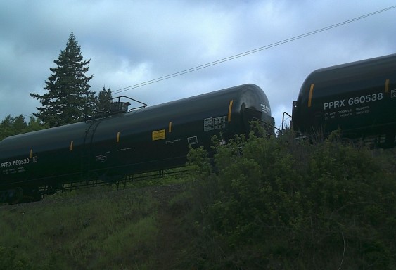 Oil train in Southwest Washington, May 2013 (2).
