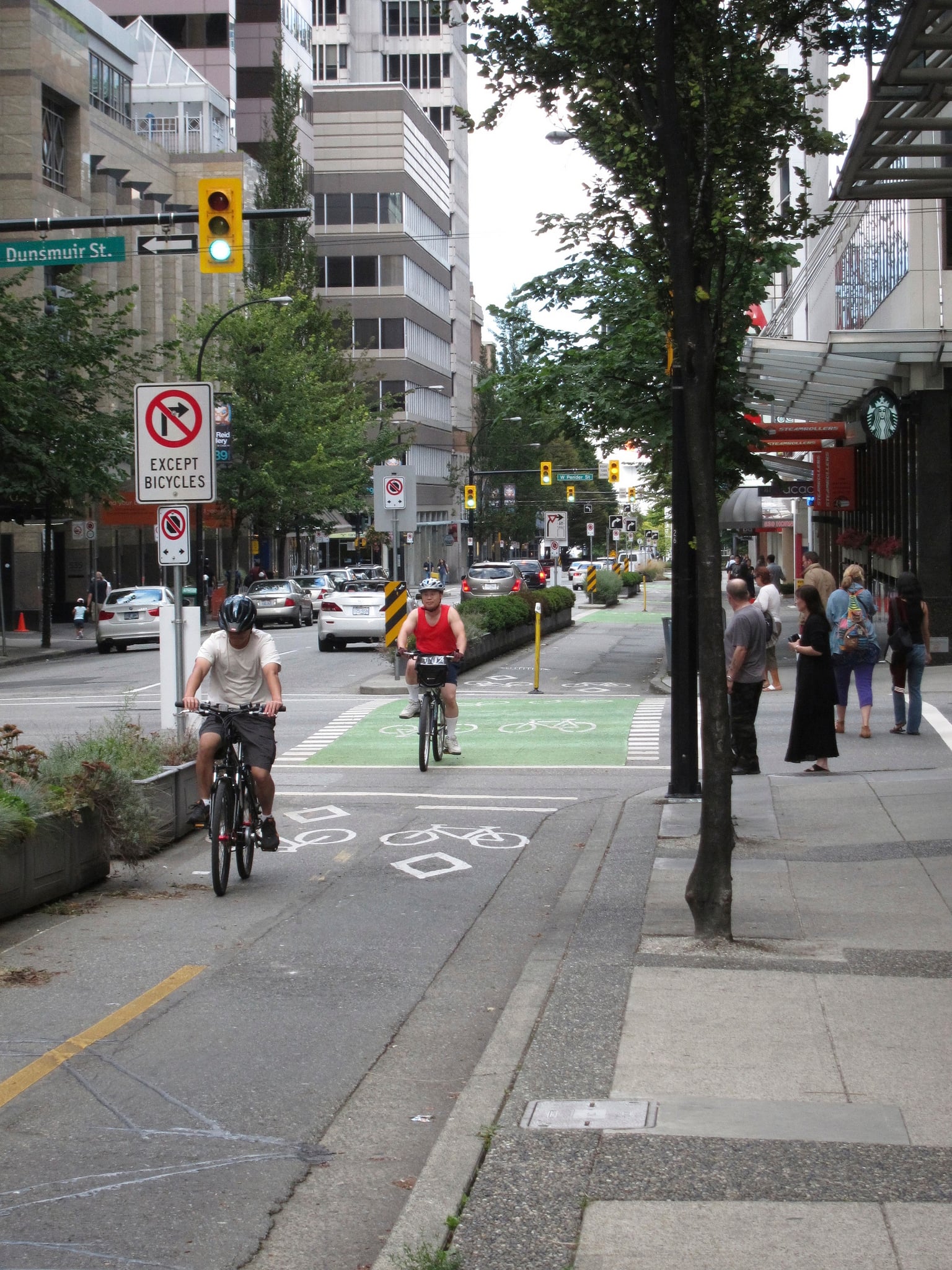 Another separated cycle lane in Vancouver, BC. Photo by Alyse Nelson, used with permission.