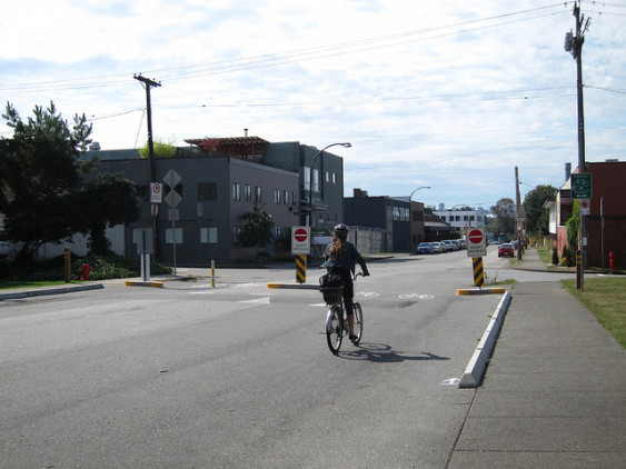 The Adanac Bikeway restricts through traffic in several locations along the route to reduce traffic volumes. Photo by Alyse Nelson, used with permission.