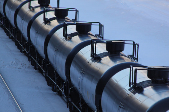 Empty UTLX tank cars at Essex MT headed from Anacortes, WA's Tesoro refinery back to ND for more oil. Photo by Roy Luck, cc.