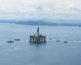 Shell's Polar Pioneer oil rig, incoming to Seattle Port's Terminal 5.
