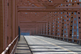 The Dalles Bridge in Oregon, empty. By Aaron Hockley, cc.