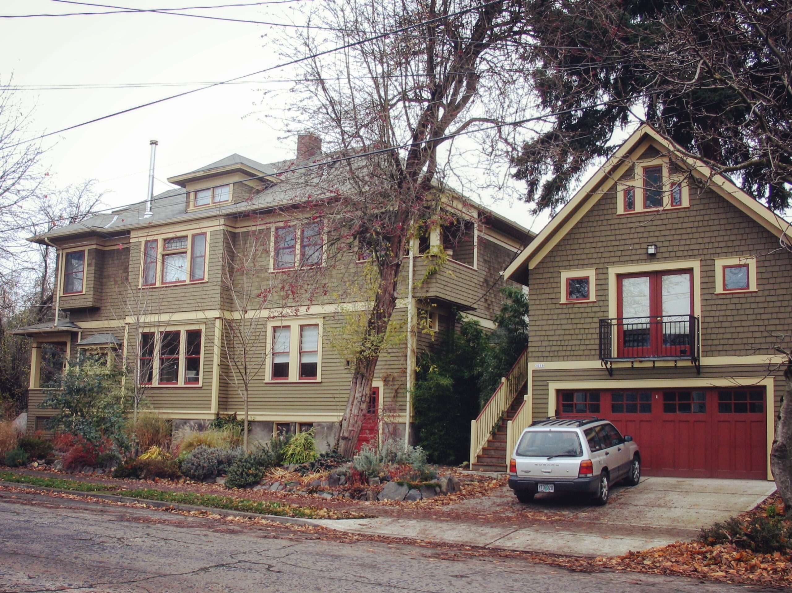 Accessory dwelling over a garage in Portland's Irvington neighborhood. Photo by radcliffe dacanay via Flickr, used with permission.