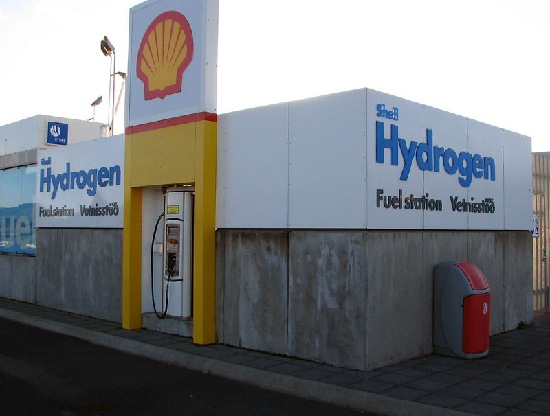 Gas station (Shell) boasting Hydrogen as an option