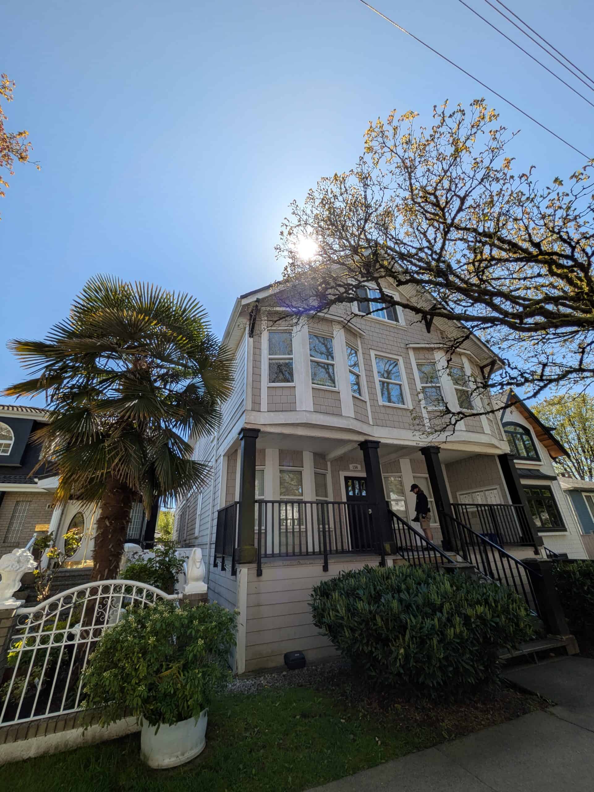 A historic eight-home apartment building in Vancouver’s Mount Pleasant neighborhood (Daniel Oleksiuk, 2025). 
